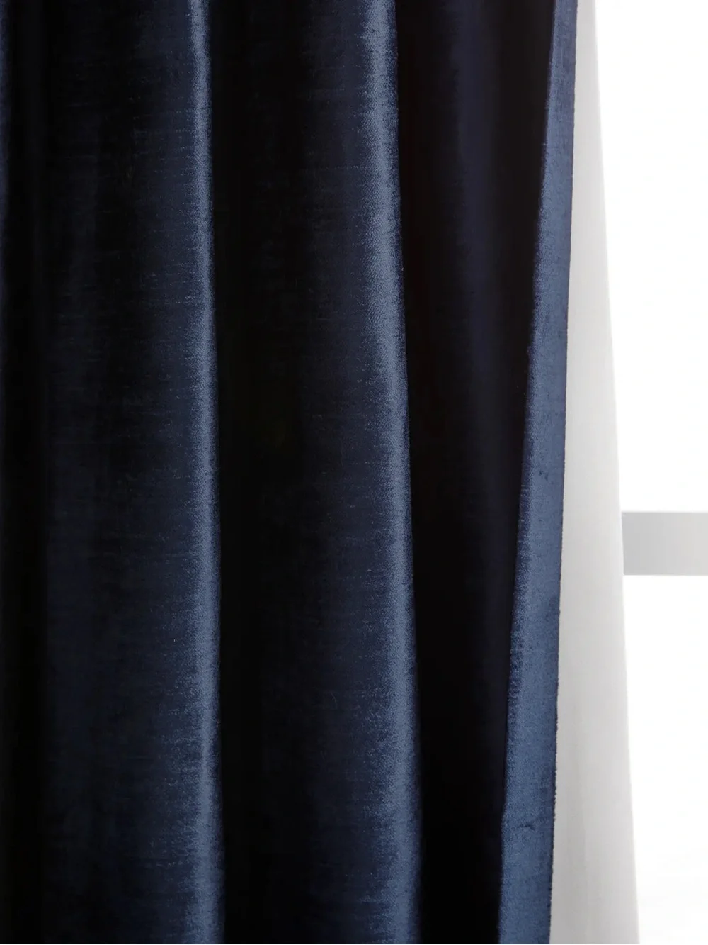 NWT QUINCE 1 48x108 Luster Velvet True Blackout Curtain Navy 9348
